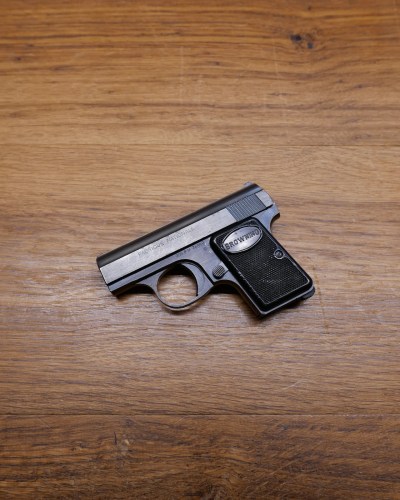 Pistolet FNH Baby face gauche