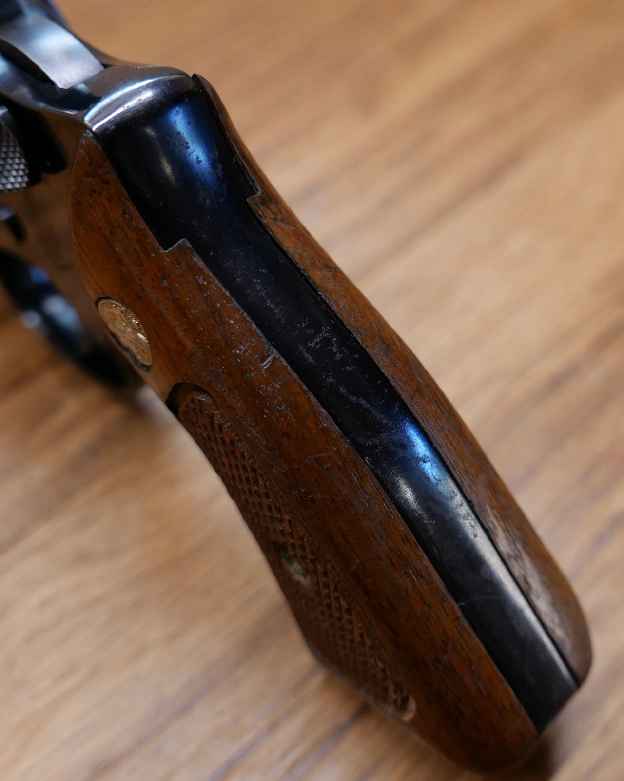 Revolver Smith & Wesson Mod 36-1 défaut poignée