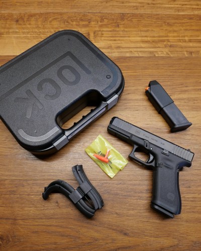 Pistolet Glock 17 FS Gen 5 complet avec boîte et accessoires