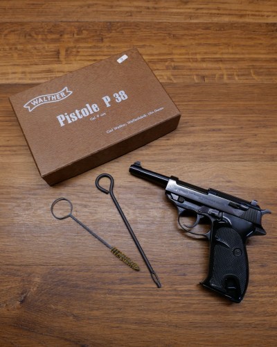Pistolet Walther P38 complet avec sa boîte et ses accessoires