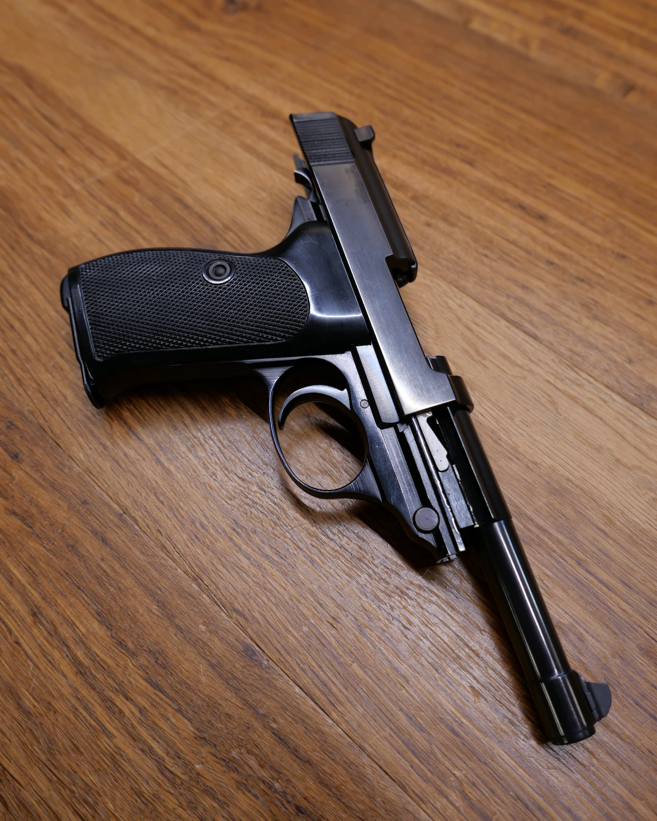 Pistolet Walther P38 mécanique ouverte face droite