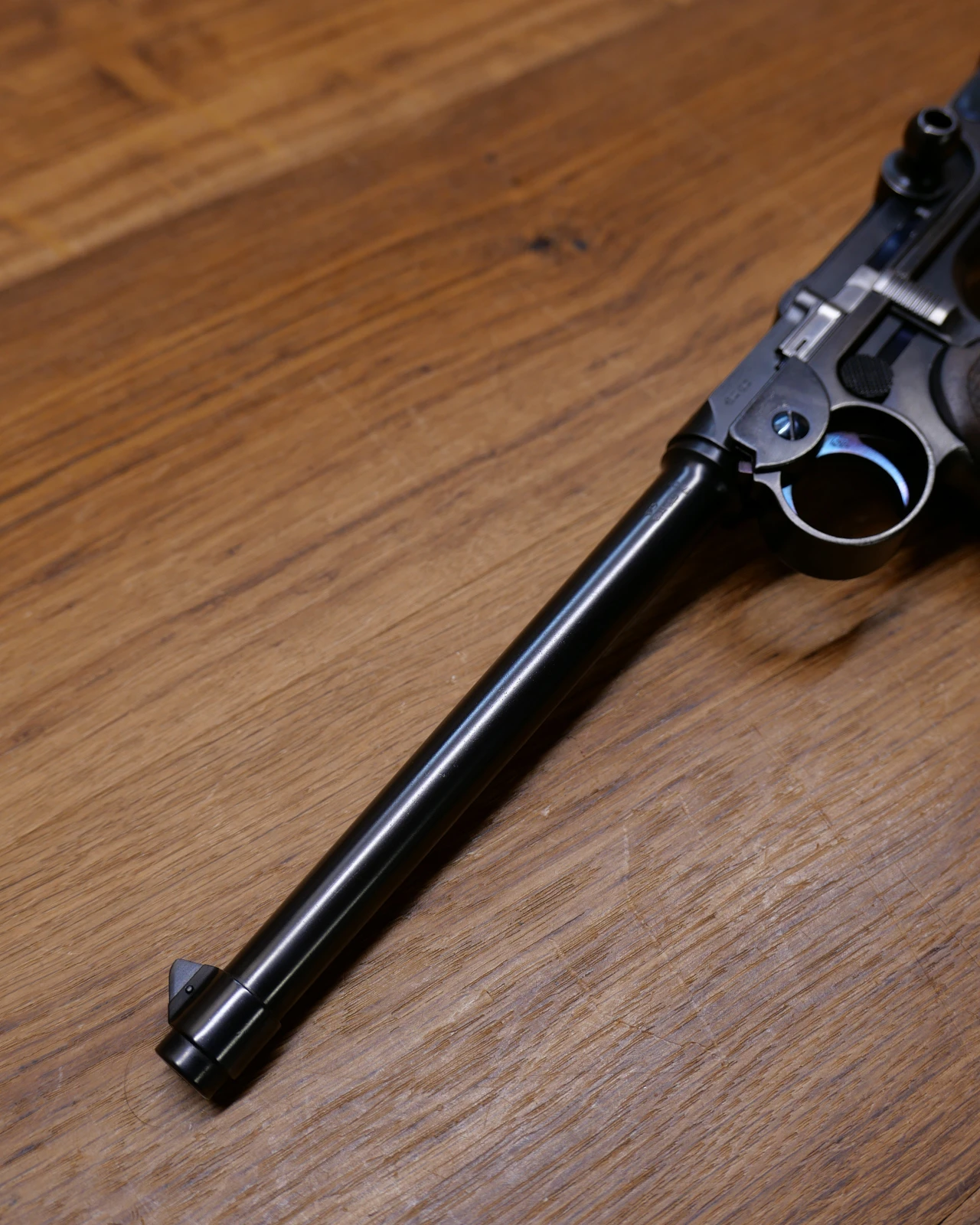 Pistolet Loewe Borchardt C 93 canon face gauche