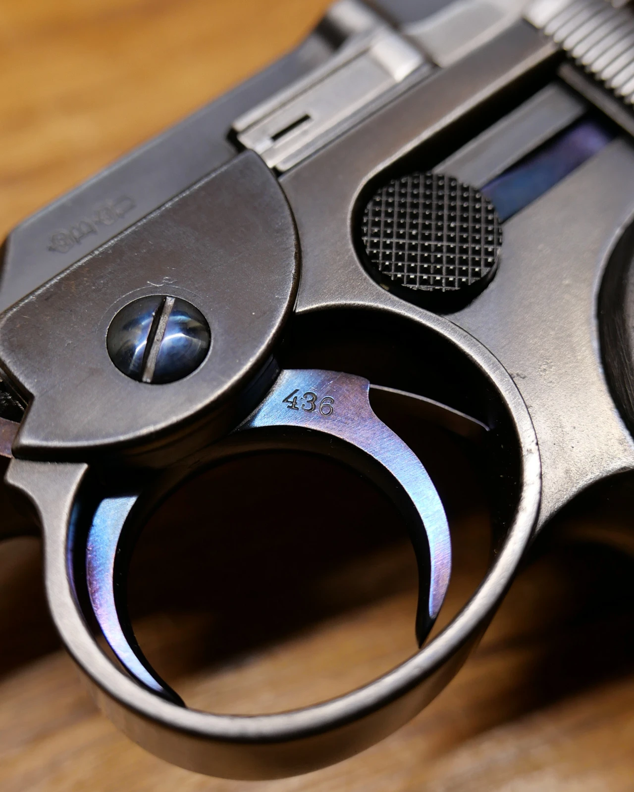 Pistolet Loewe Borchardt C 93 marquages queue de détente