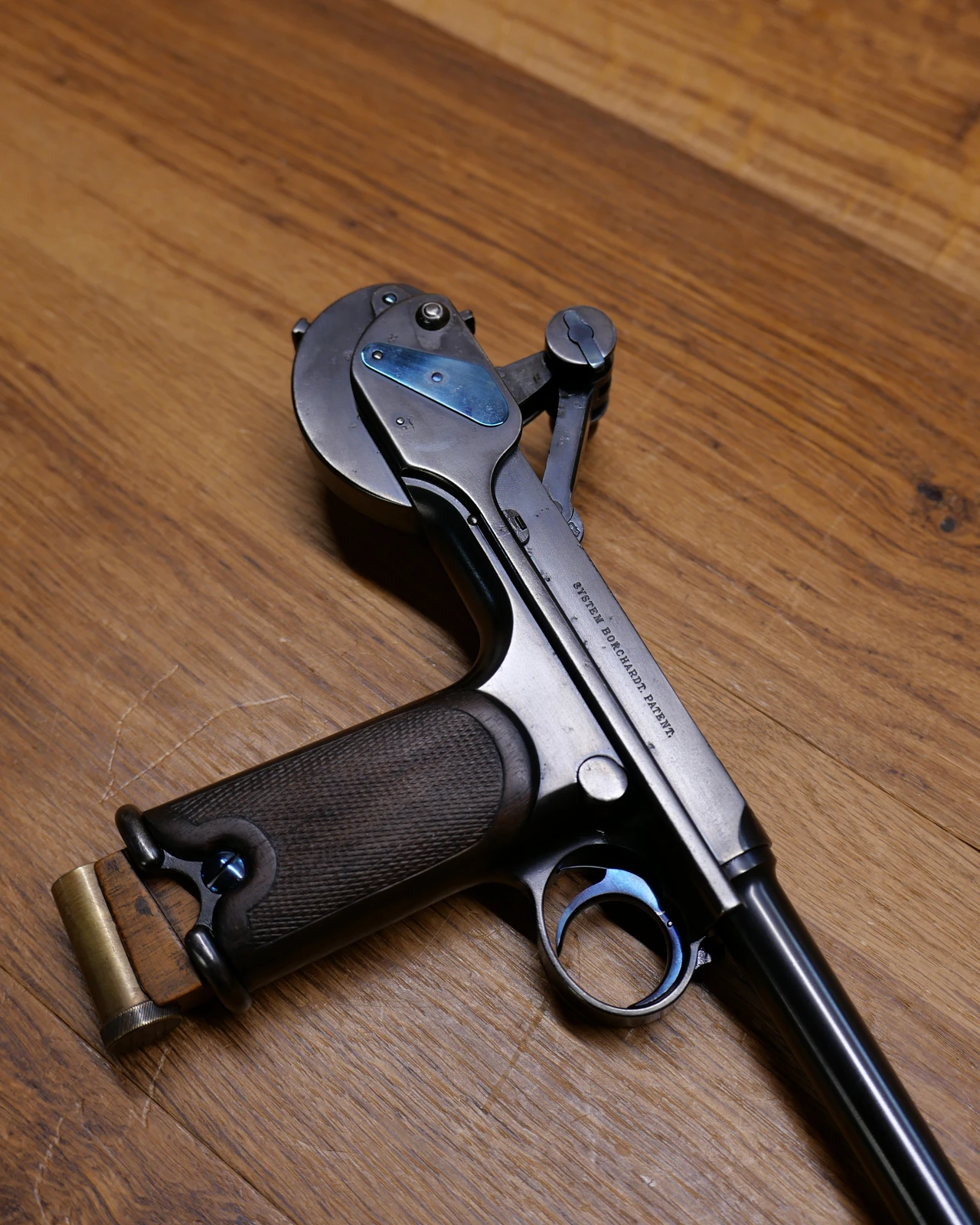 Pistolet Loewe Borchardt C 93 mécanisme ouvert face droite